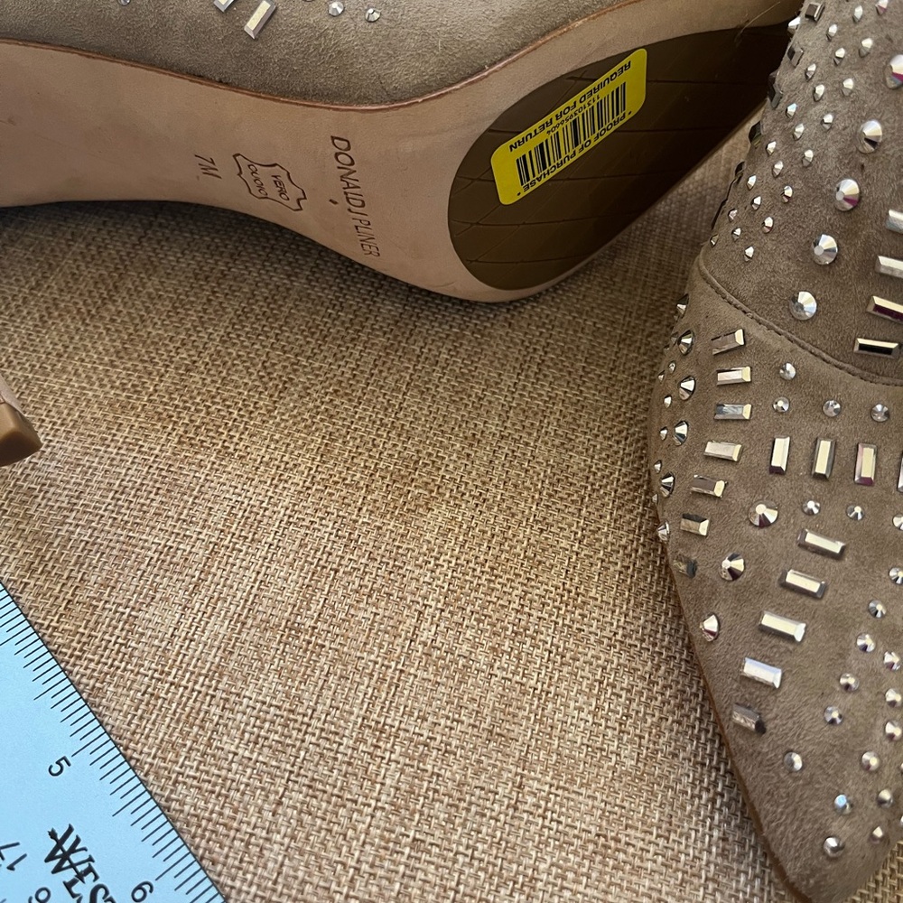 Donald J. Pliner Women's Studded Tan Heels - Picture 6 of 11